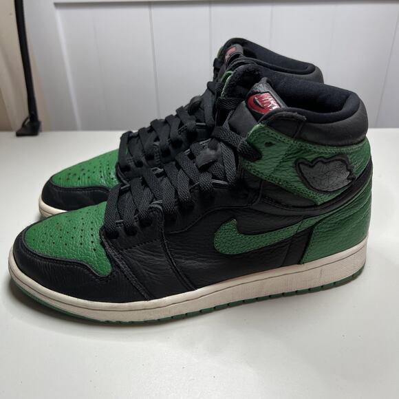 Size 10 - Jordan 1 Retro OG High Pine Green 2.0 - Picture 1 of 8